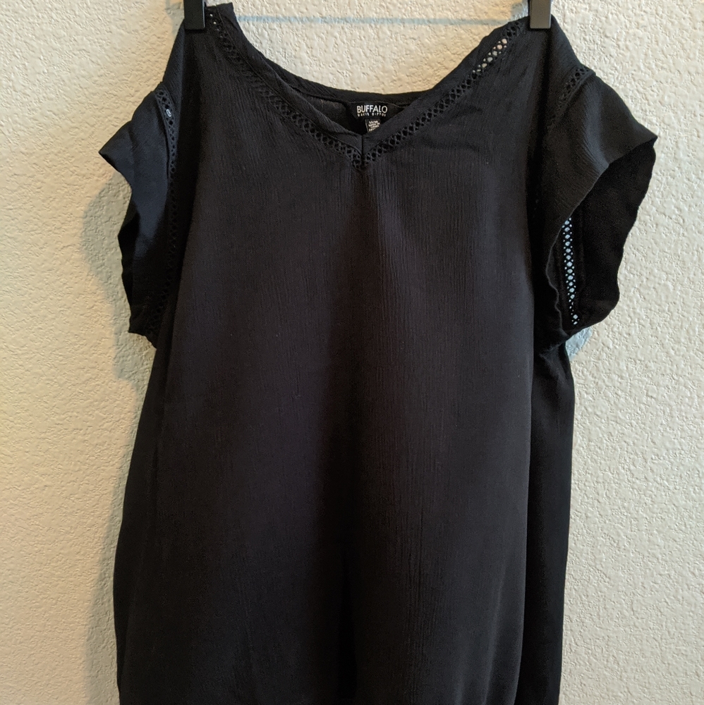 Buffalo David Bitton Women’s Black V Neck Short Sl